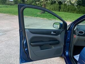 Ford Focus 1.6 Zetec 5dr