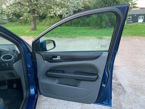 Ford Focus 1.6 Zetec 5dr