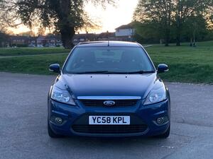 Ford Focus 1.6 Zetec 5dr