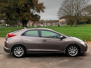 Honda Civic 1.8 i-VTEC ES EURO 5 (s/s) 5dr