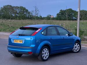 Ford Focus 1.6 LX 5dr