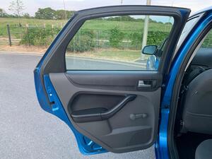 Ford Focus 1.6 LX 5dr