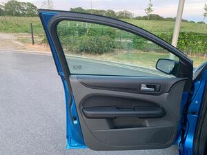 Ford Focus 1.6 LX 5dr