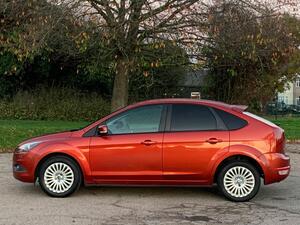 Ford Focus 1.6 Titanium 5dr