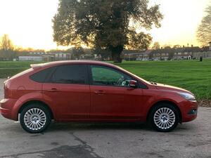 Ford Focus 1.6 Titanium 5dr