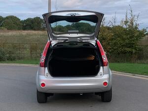 Ford Fiesta 1.6 GHIA 5dr