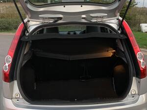 Ford Fiesta 1.6 GHIA 5dr