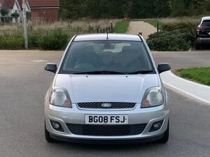 Ford Fiesta 1.6 GHIA 5dr