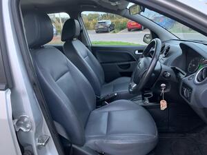 Ford Fiesta 1.6 GHIA 5dr