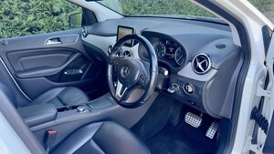 Mercedes-Benz B-Class 2.1 B220 Sport CDI AUTO 5dr