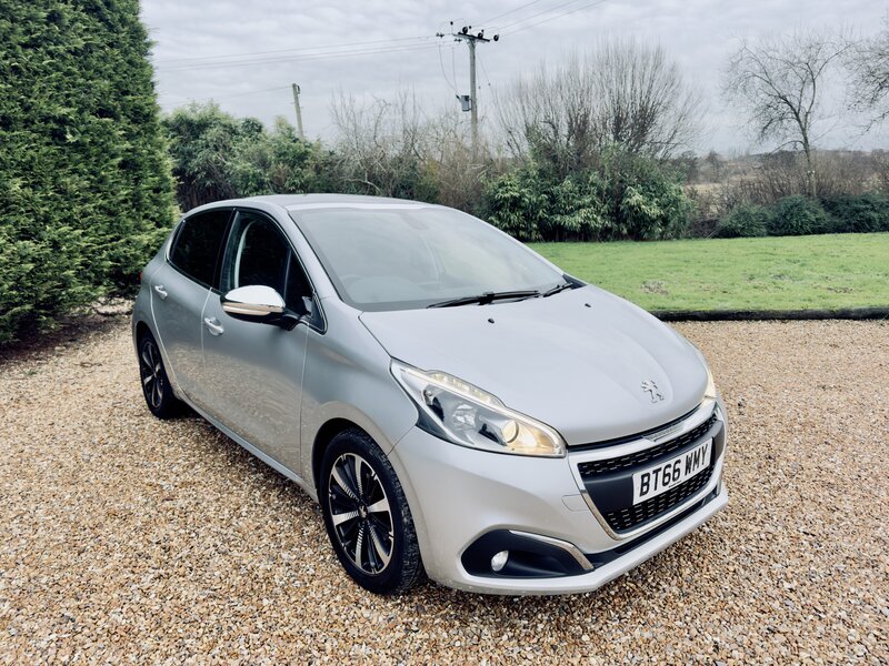Peugeot 208 1.2 208 Allure Premium 5dr