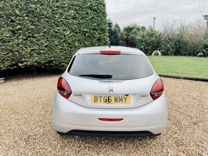 Peugeot 208 1.2 208 Allure Premium 5dr