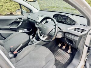 Peugeot 208 1.2 208 Allure Premium 5dr