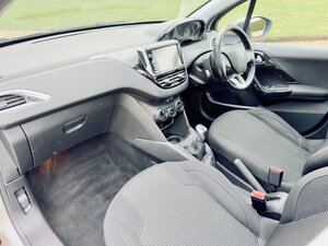 Peugeot 208 1.2 208 Allure Premium 5dr
