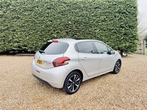 Peugeot 208 1.2 208 Allure Premium 5dr