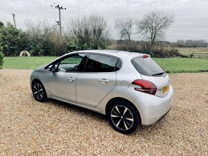 Peugeot 208 1.2 208 Allure Premium 5dr