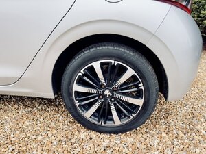 Peugeot 208 1.2 208 Allure Premium 5dr