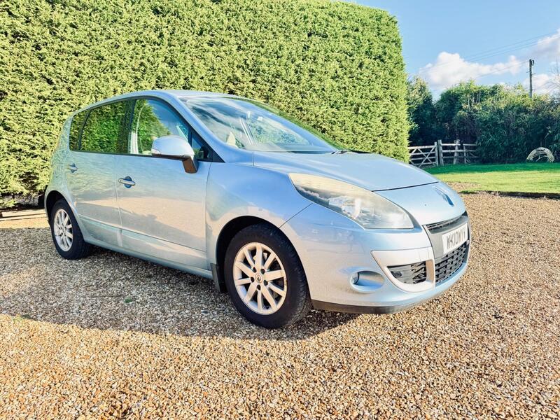 Renault Scenic 2.0 VVT Privilege TomTom CVT EURO 5 5dr