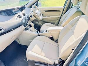 Renault Scenic 2.0 VVT Privilege TomTom CVT EURO 5 5dr