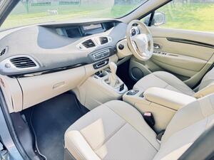 Renault Scenic 2.0 VVT Privilege TomTom CVT EURO 5 5dr