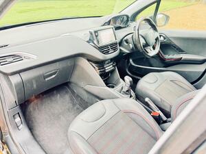 Peugeot 208 1.2 PureTech GT LINE EURO 6 (s/s) 5dr