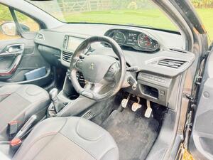 Peugeot 208 1.2 PureTech GT LINE EURO 6 (s/s) 5dr