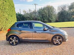 Peugeot 208 1.2 PureTech GT LINE EURO 6 (s/s) 5dr