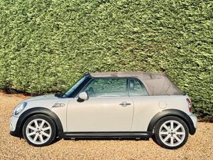 MINI Convertible 1.6 Cooper Highgate Convertible 2dr Petrol Manual EURO 6 (s/s) (122 PS)