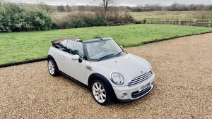 MINI Convertible 1.6 Cooper Highgate Convertible 2dr