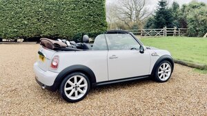 MINI Convertible 1.6 Cooper Highgate Convertible 2dr