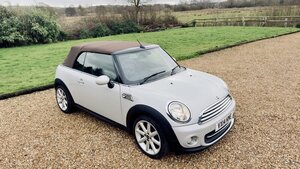 MINI Convertible 1.6 Cooper Highgate Convertible 2dr