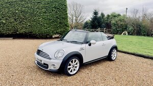 MINI Convertible 1.6 Cooper Highgate Convertible 2dr