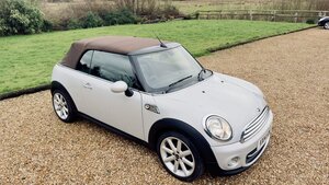 MINI Convertible 1.6 Cooper Highgate Convertible 2dr