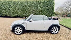 MINI Convertible 1.6 Cooper Highgate Convertible 2dr