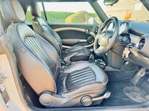 MINI Convertible 1.6 Cooper Highgate Convertible 2dr Petrol Manual EURO 6 (s/s) (122 PS)