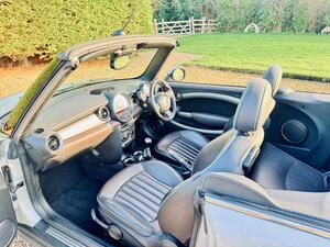 MINI Convertible 1.6 Cooper Highgate Convertible 2dr Petrol Manual EURO 6 (s/s) (122 PS)