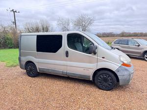 Renault Trafic 1.9 TD dCi SL27 4dr