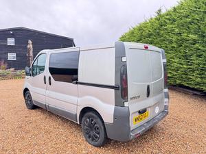 Renault Trafic 1.9 TD dCi SL27 4dr