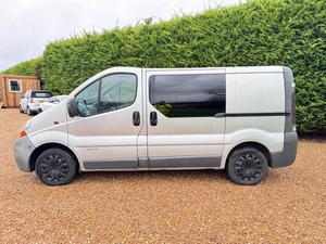 Renault Trafic 1.9 TD dCi SL27 4dr