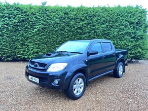 Toyota Hilux 3.0 D-4D Invincible Auto 4WD 4dr