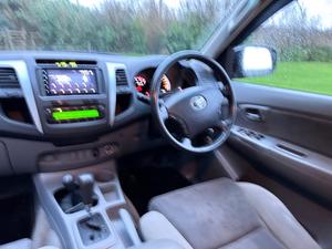 Toyota Hilux 3.0 D-4D Invincible Auto 4WD 4dr