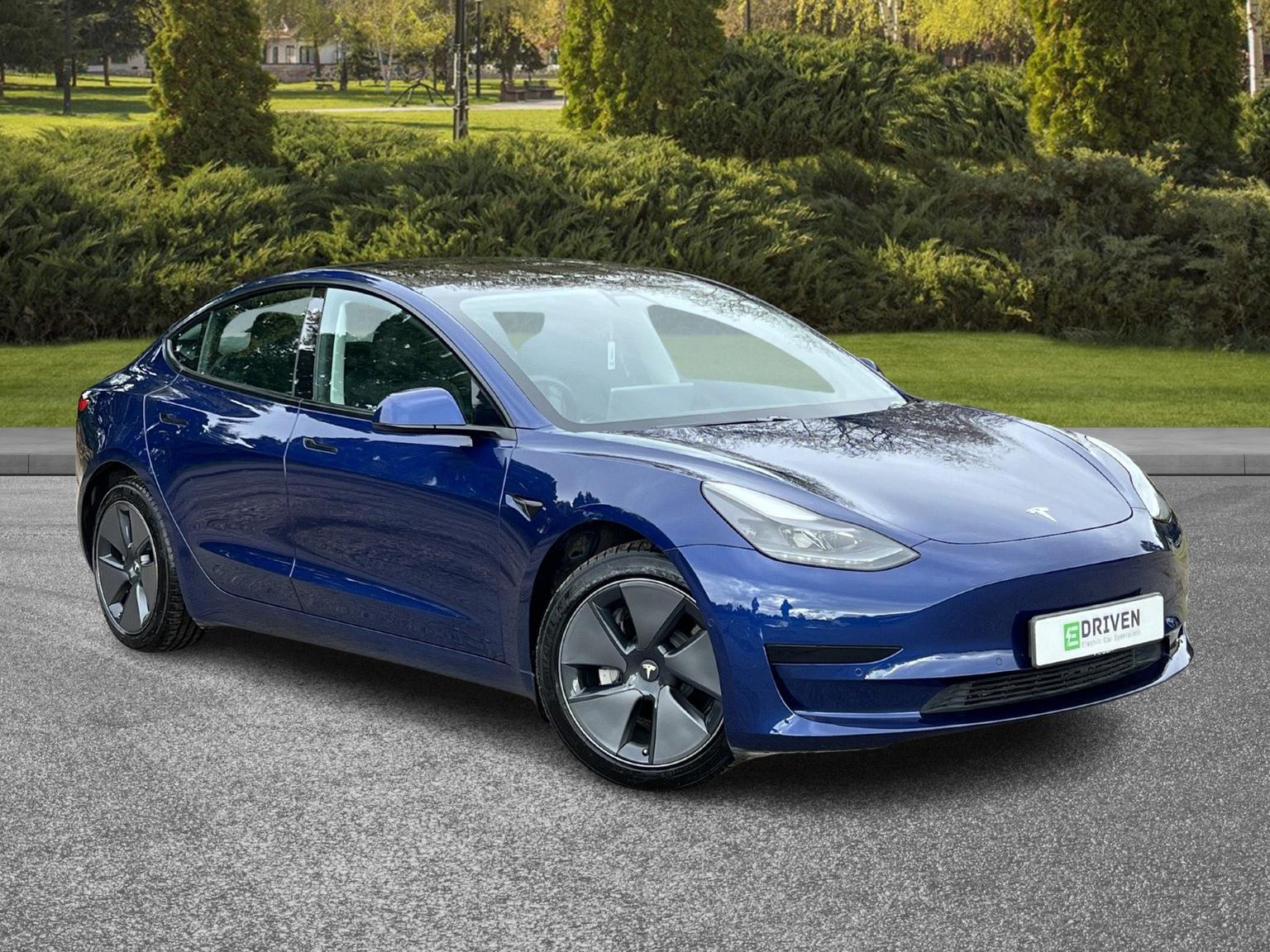 Tesla Model 3 Standard Range Plus Auto RWD 4dr