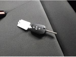 Peugeot e-Expert 75kWh Professional Standard Panel VAN AUTO MWB 6dr (7.4kW Charger)