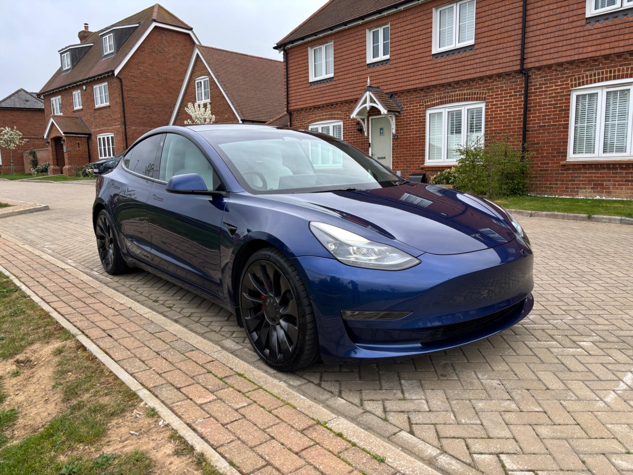 Tesla Model 3 (Dual Motor) Performance AUTO 4WDE 4dr (Performance Upgrade)