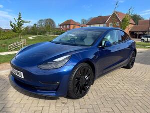 Tesla Model 3 (Dual Motor) Performance AUTO 4WDE 4dr (Performance Upgrade)