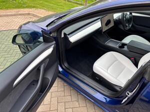 Tesla Model 3 (Dual Motor) Performance AUTO 4WDE 4dr (Performance Upgrade)