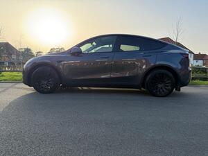 Tesla Model Y (Dual Motor) LONG Range AUTO 4WDE 5dr