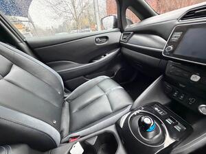 Nissan Leaf 40kWh Tekna AUTO 5dr
