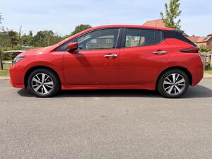 Nissan Leaf 40kWh Acenta AUTO 5dr