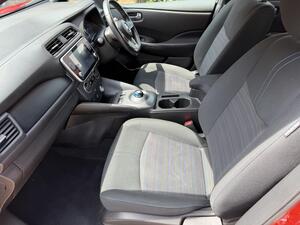 Nissan Leaf 40kWh Acenta AUTO 5dr